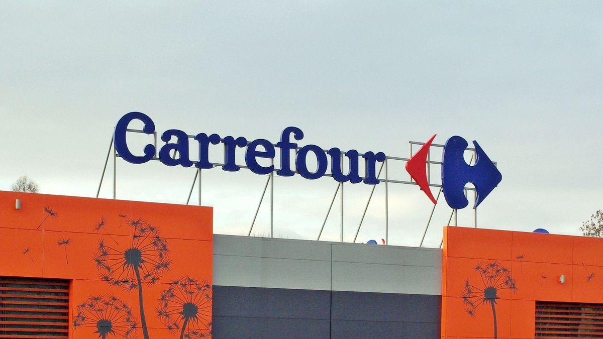 Carrefour myśli nad sprzedażą sklepów w Polsce