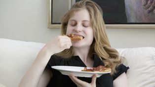 Zbadali młode kobiety. Mówią, co generuje raka jelita grubego