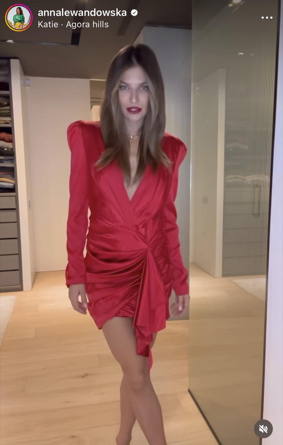 Anna Lewandowska w eleganckiej sukience na święta 
