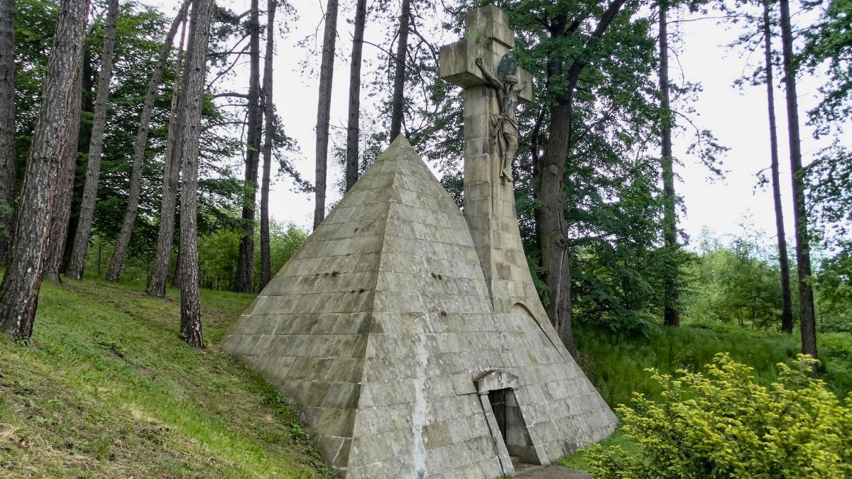 Żeby zobaczyć te piramidy nie potrzebujesz biletu do Egiptu 