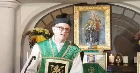 Ksiądz Woźnicki znów się odpalił. "Ty się puszczasz"