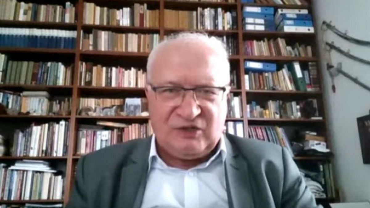 Prof. Krzysztof Simon 