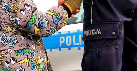 Czterolatek uciekł z przedszkola. Zauważyli go kierowcy