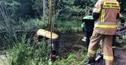 Lubuskie. Auto z kobietą w środku wpadło do stawu. Pan Karol został bohaterem