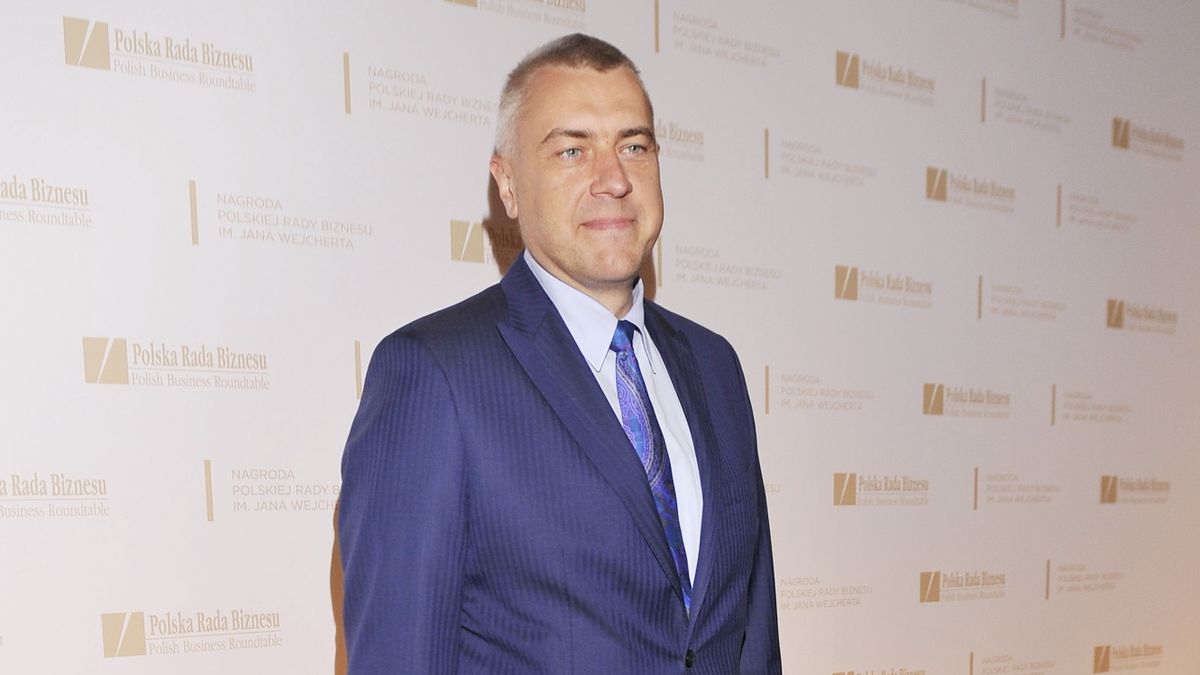 scena z: Roman Giertych, SK:, , fot. Niemiec/AKPANagroda Polskiej Rady Biznesu, garnitur niebieski, garnitur w paski, sylwetka, Roman Giertych