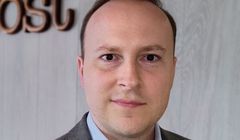 Marcin Makowski znów w mediach, dołączył do redakcji „Wprost”