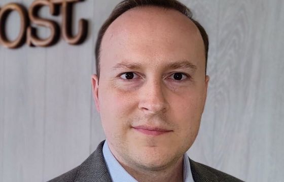 Marcin Makowski znów w mediach, dołączył do redakcji „Wprost”