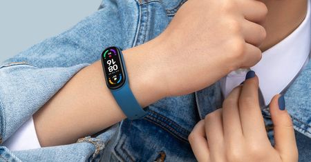 Możesz już kupić nową opaskę fitness Xiaomi. Tę, którą zapłacisz w sklepie
