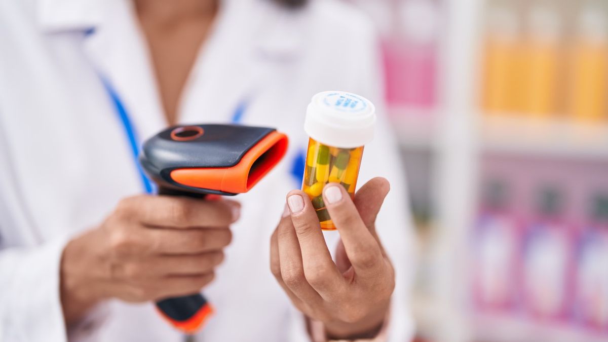 Oxandrolon to lek doustny pochodzący z dihydrotestosteronu (DHT), który jest najbardziej aktywną biologicznie formą testosteronu.