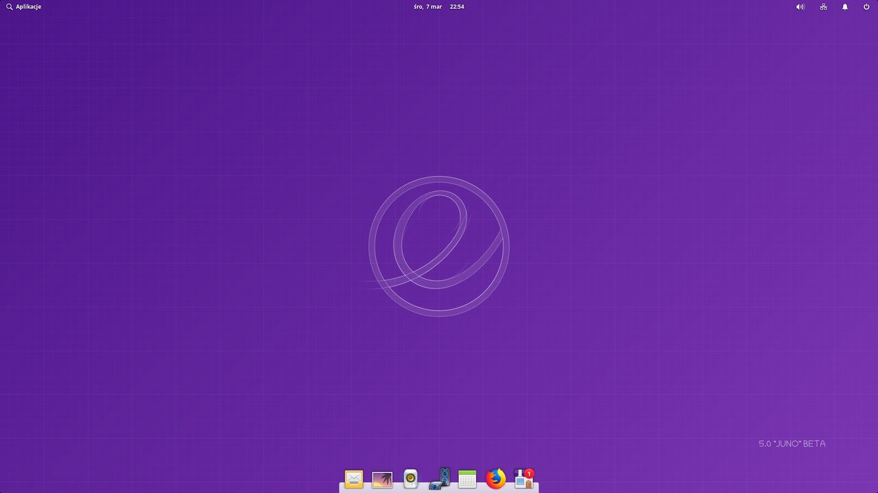 Czysty domyślny pulpit elementary OS Juno 5.0 beta
