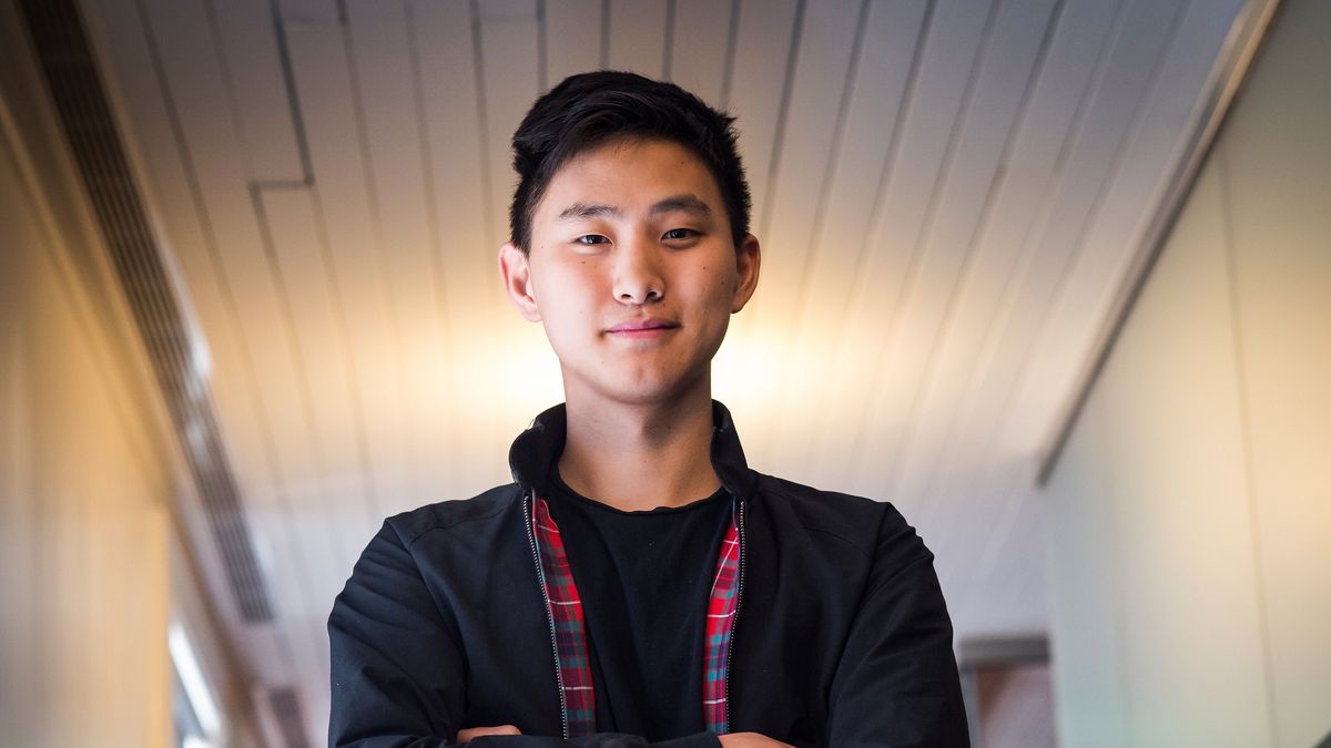 Alexandr Wang uważa, że receptą na sukces w biznesie jest zatrudniać ludzi, którym zależy - na firmie i pracy. 