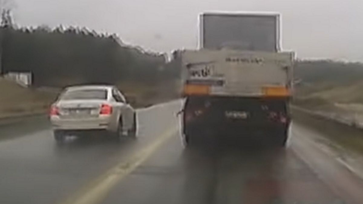 Kierowcę skody zatrzymała policja