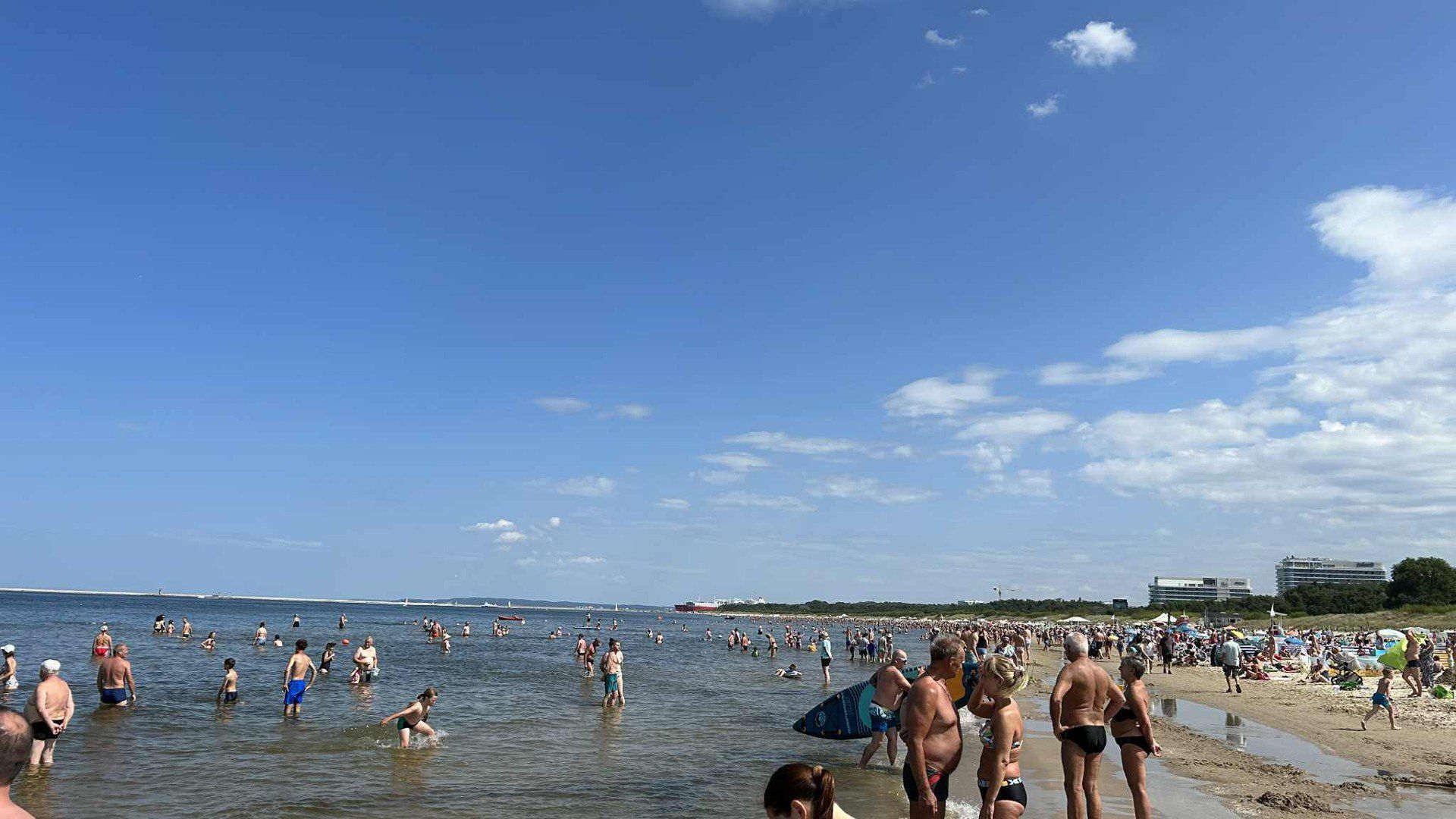 plażą w Świnojściu