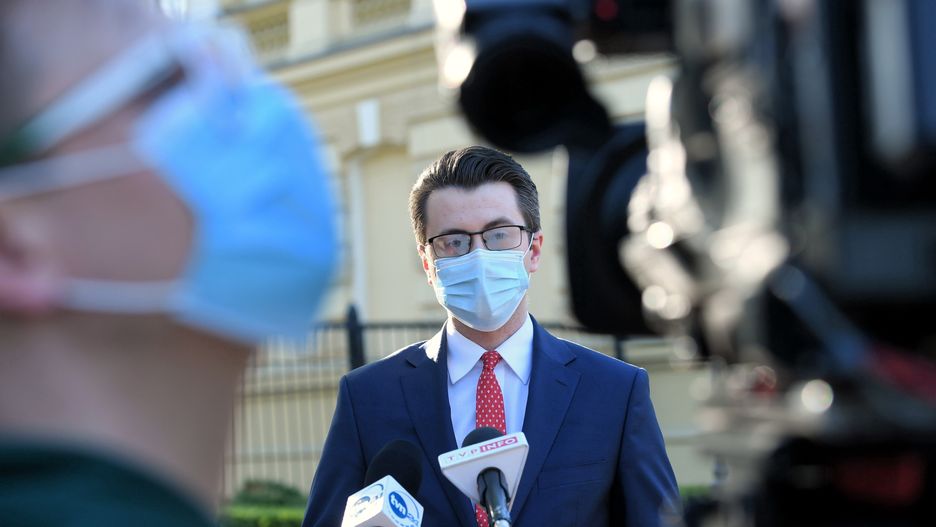 Koronawirus w Polsce. III etap odmrażania gospodarki. Piotr Mueller: ogłoszenie terminarza w środę rano