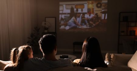 Jaki projektor do domu? Polecane projektory do filmów, gier i nie tylko