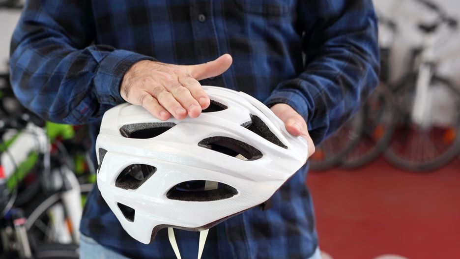 Zmiany na drogach. Prawko dla 17-latków, obowiązkowe kaski na rowerach