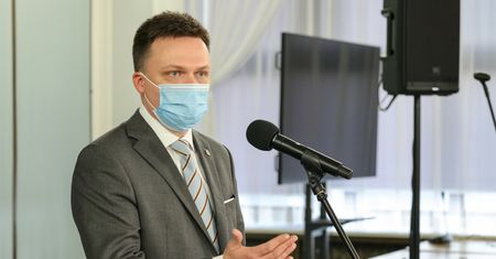 Zaszczepiony Hołownia ostro odpowiedział Dudzie