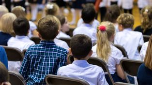 Wyjątkowe życzenia dla maturzystów włoszczowskiego "Staszica" od młodszych kolegów