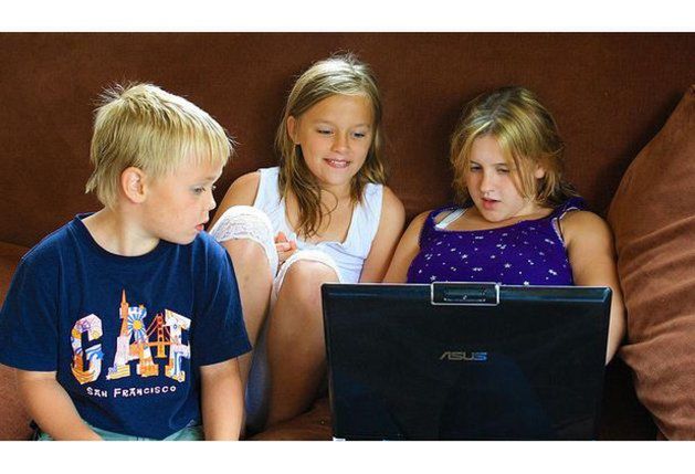 Edukacyjne gry komputerowe rozwijają wyobraźnię dzieci.
