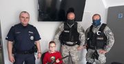 Dolny Śląsk. 7-latek wręczył prezent policjantom. Podziękował za odwiedziny w czasie kwarantanny