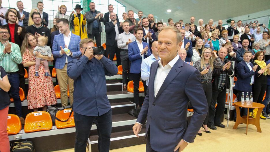 Przewodniczący PO Donald Tusk podczas spotkania z wyborcami w Kluczborku