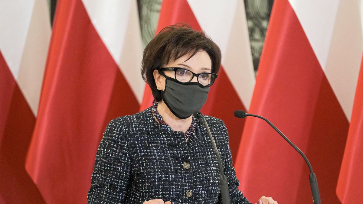 Warszawa, 15.09.2021. Marszałek Sejmu Elżbieta Witek podczas konferencji prasowej w Sejmie, 15 bm. w Warszawie. Sejm zakończył 36. posiedzenie. Posłowie m.in. omówili Narodowy Program Szczepień. (aldg) PAP/Mateusz Marek