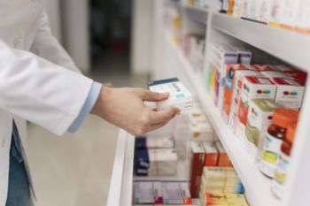 Lek na receptę nie zawsze jest najlepszym wyborem. Naukowcy wskazują zaskakujący powód