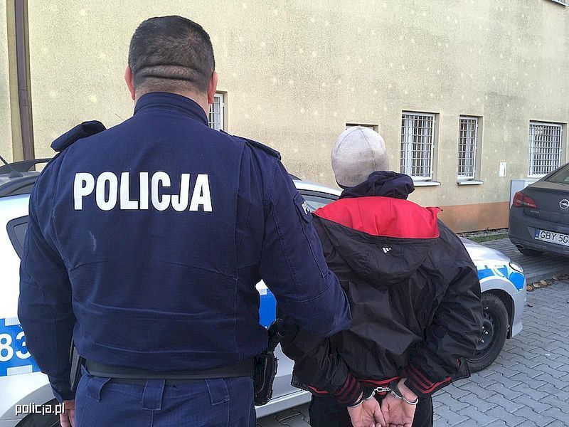 Legionowo. Syn znęcał się nad matką. Na trzy miesiące trafił do aresztu