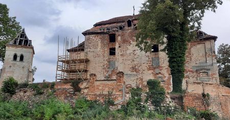 Jędrzychów. Ruszają prace przy zamku. Jest szansa na uratowanie zabytku
