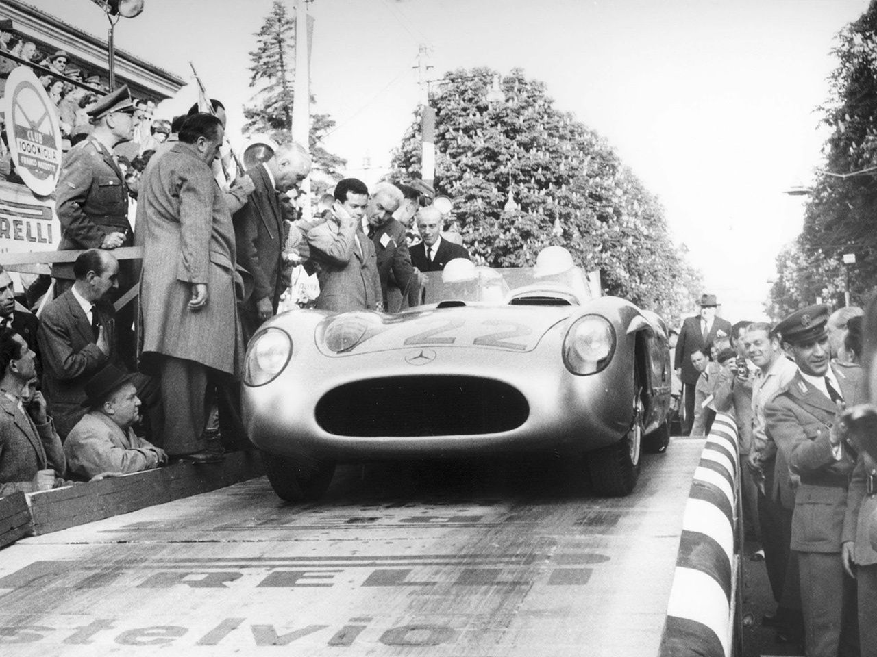 70 lat od najwspanialszego zwycięstwa w historii wyścigów. 1 maja 1955 r. padł rekord Mille Miglia