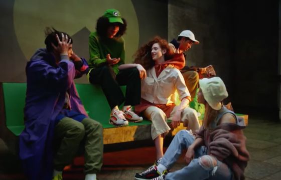 „Zawsze do przodu, zawsze w Twoim stylu” - eObuwie reklamuje kolekcję na jesień i zimę (wideo)