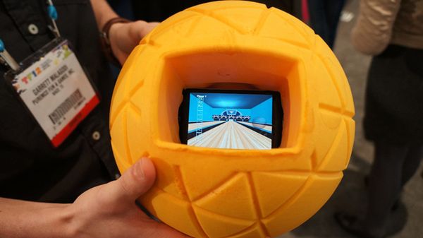 TheO Foam - piłka do rzucania iPhone'em [wideo] 1