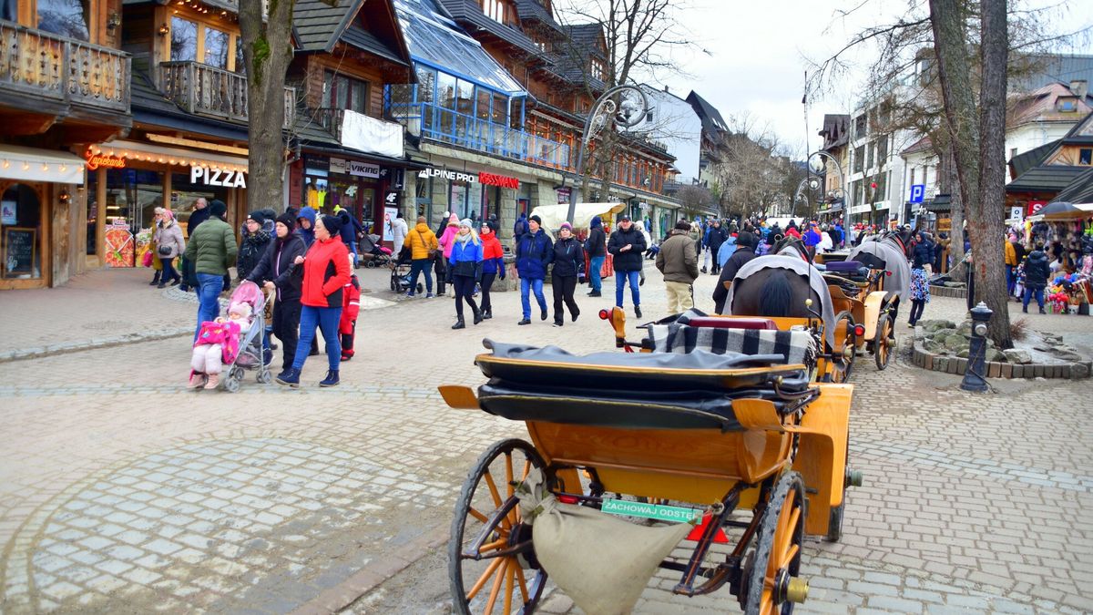 Tyle kosztują święta nad morzem i w górach