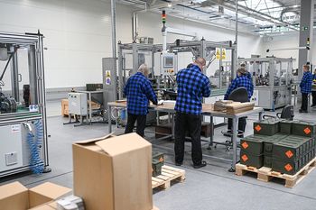 Już ponad pół miliona takich pracowników w Polsce. "Presja ekonomiczna"