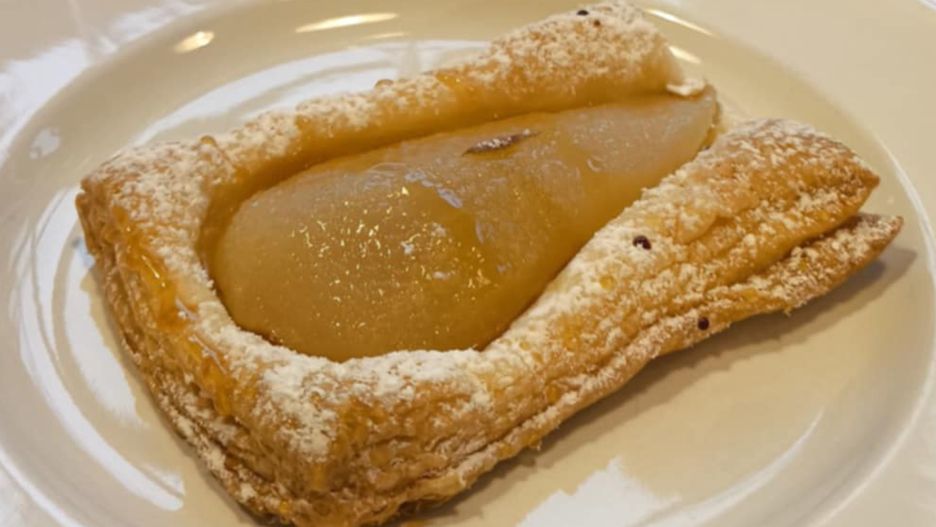 Ciasto francuskie z gruszką