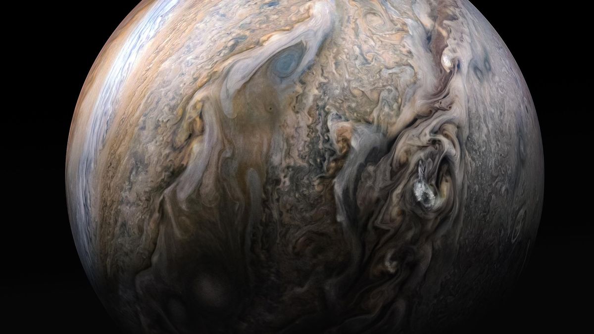 Jowisz sfotografowany przez sondę Juno