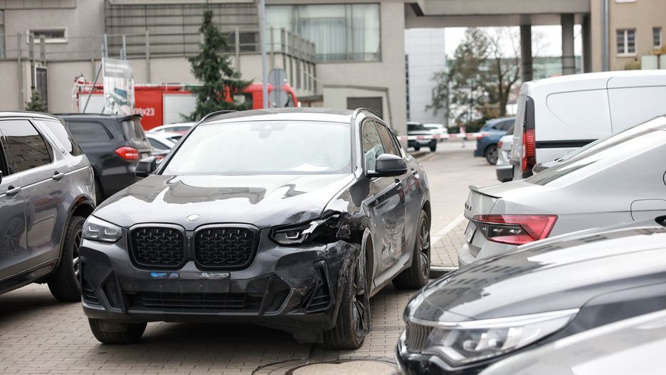 Kierowca BMW uszkodził pięć zaparkowanych aut w Poznaniu