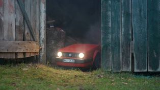 Ten Golf GTI nie jeździ po drogach. Zamiast tego kosi trawę