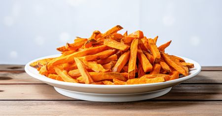 Pieczone bataty – chrupiące i aromatyczne frytki