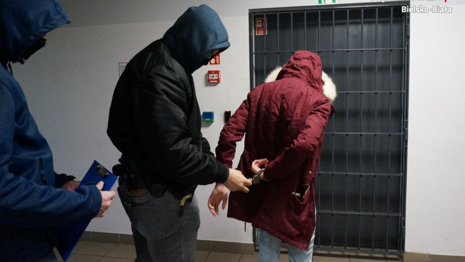 Nastolatki z Bielska-Białej posiadały narkotyki i zwyzywały policjantów.
