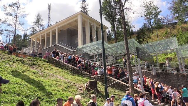 Turyści ruszyli na Kasprowy