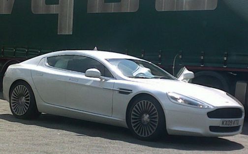 Aston Martin Rapide tym razem w bieli