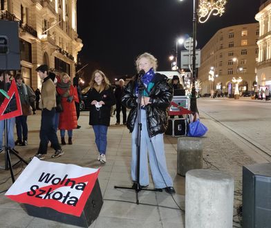 Protest przeciwko "lex Czarnek". Tańczyli przed Pałacem Prezydenckim