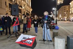 Protest przeciwko "lex Czarnek". Tańczyli przed Pałacem Prezydenckim