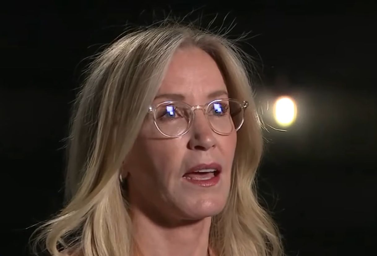 Felicity Huffman została w 2019 r. została skazana za wręczenie łapówki. W niedawnym wywiadzie wytłumaczyła, dlaczego skorzystała z nielegalnych praktyk