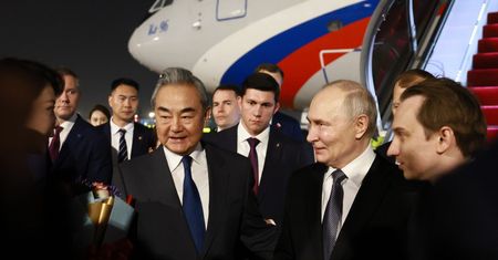 Tak powitali Putina w Pekinie. Jeden szczegół zwraca uwagę