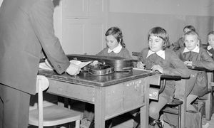 Uczyłeś się w PRL-u? Młodzież nie ma szans na 10/10