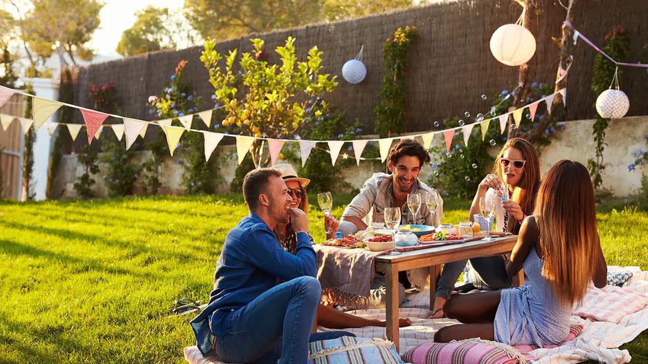 przyjęcie piknik party przyjaciele czas z przyjaciółmi impreza grill