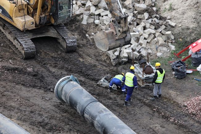 Warszawa. Most powstaje w miejscu tymczasowej przeprawy