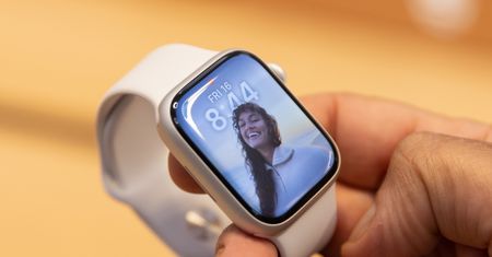 OnePlus spojrzał na Apple Watcha i odpalił kopiarkę. Nord Watch zapowiedziany